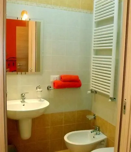 בית הארחה Delfinia קרוביניו