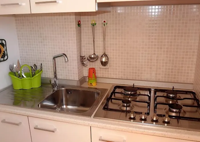 Delfinia קרוביניו